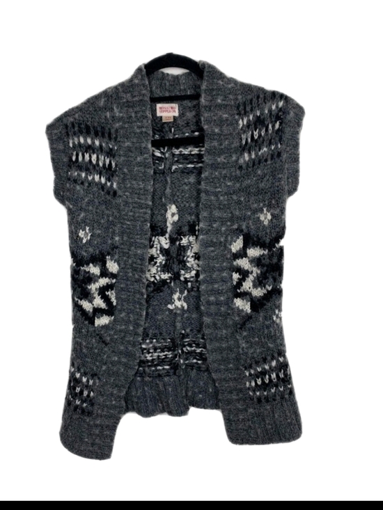 Sweaters - Cozy Grey Patterned Open-Front Women's Sweater Vest